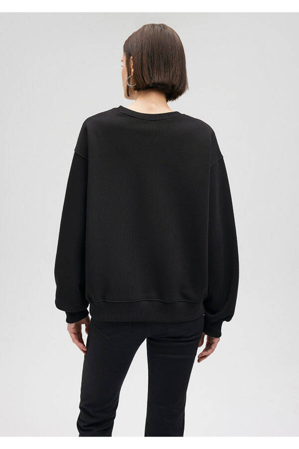 Black Crew Neck Basic Sweatshirt 1610198-900 - 25