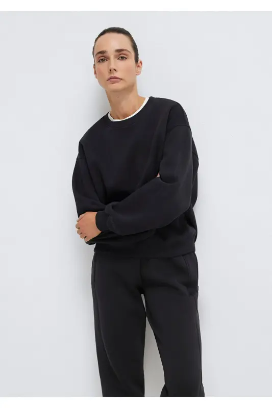 Black Crew Neck Basic Sweatshirt 1610198-900 - 2