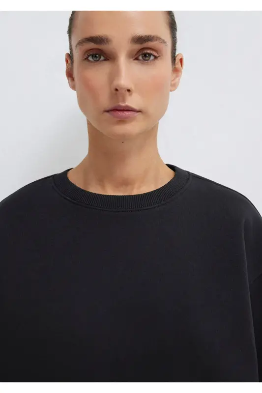 Black Crew Neck Basic Sweatshirt 1610198-900 - 7