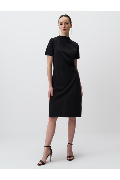 Black Crew Neck Short Sleeve Midi Dress - 16