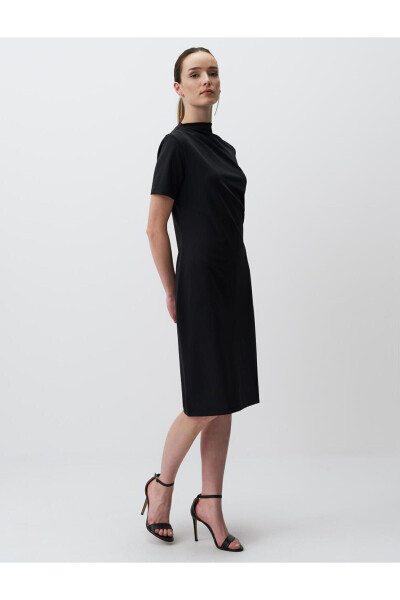 Black Crew Neck Short Sleeve Midi Dress - 18