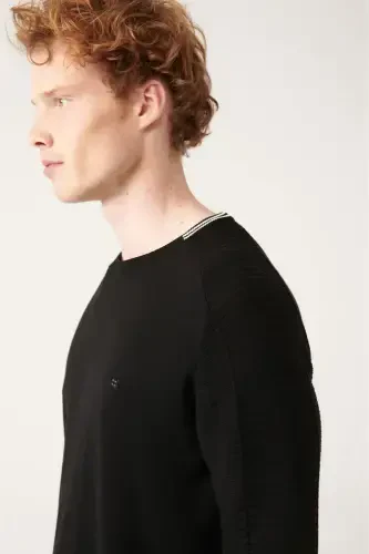 Black Crew Neck Sweater - AVVA (1)