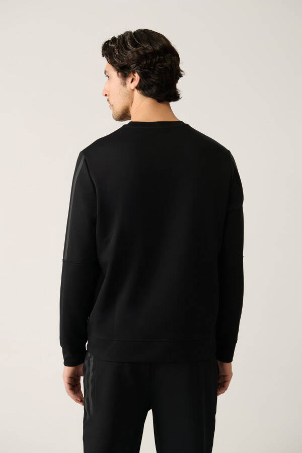 Black Crew Neck Sweatshirt - 10