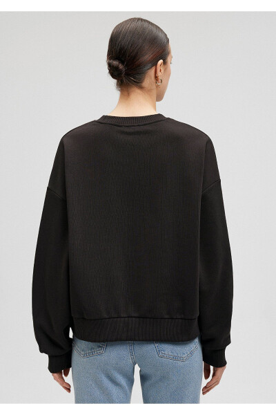 Black Crewneck Basic Sweatshirt 1611770-900 - 10