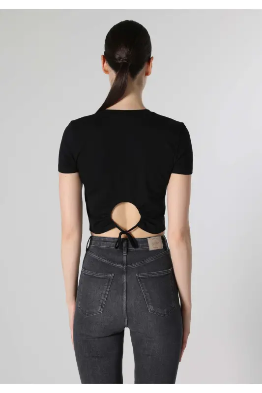 Black crop top, short sleeves, crew neck with neck print. - 2