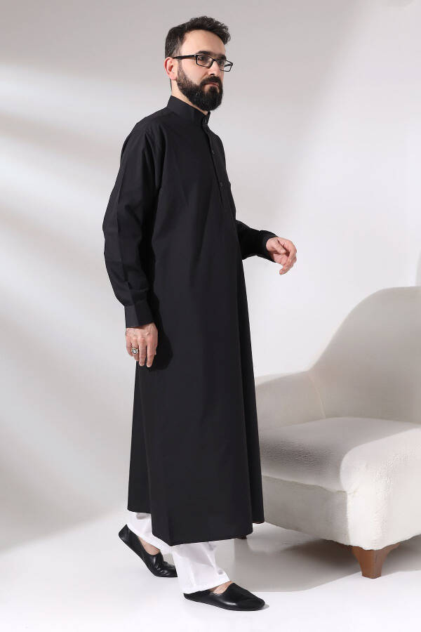 Black dagron fabric Ihram clothing for men, suitable for Hajj and Umrah - 2