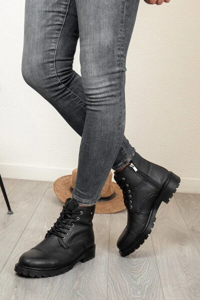 Black Daily Fur Lined Cold and Waterproof Guaranteed Sturdy Non-Slip Rubber Sole Ankle Boots - 7