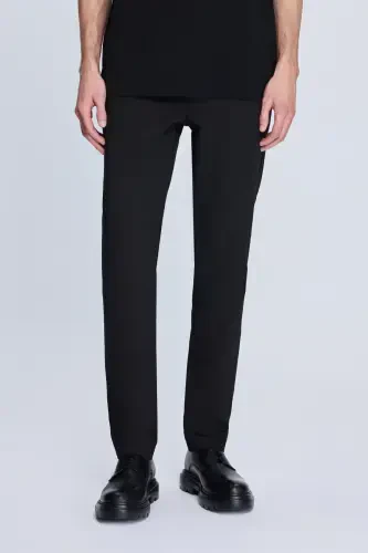 Black Dynamic Fit Patterned Side Pocket Casual Jogg - 1