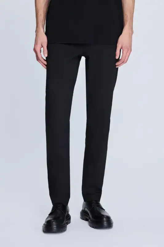 Black Dynamic Fit Patterned Side Pocket Casual Jogg - 1