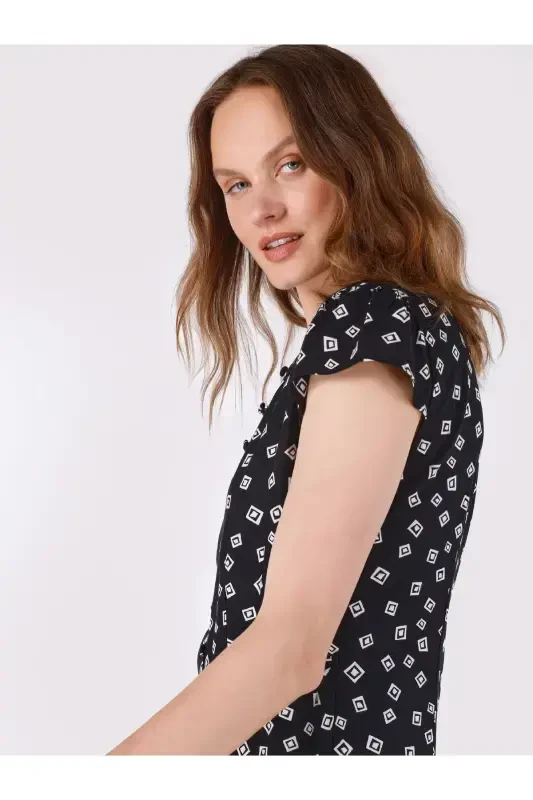 Black fitted dress for women - 3