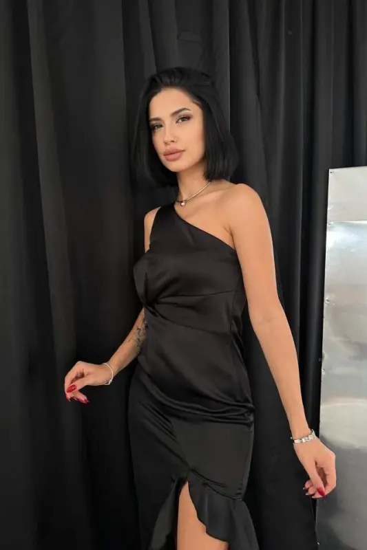 Black Flounced Satin Evening Dress - 2