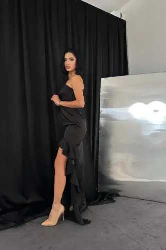 Black Flounced Satin Evening Dress - 4