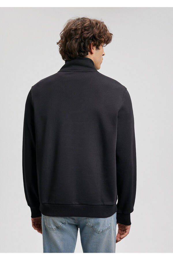 Black Half-Zip Sweatshirt 0610908-900 - 11