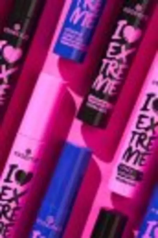 Black I Love Extreme Crazy Volume Mascara - ESSENCE