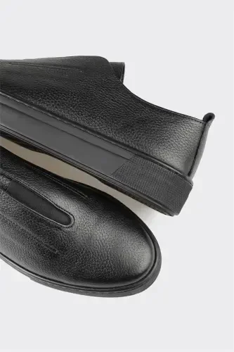 Black Leather Men's Casual Shoes - 5
