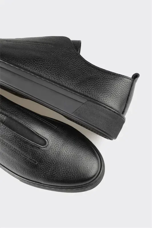 Black Leather Men's Casual Shoes - 5