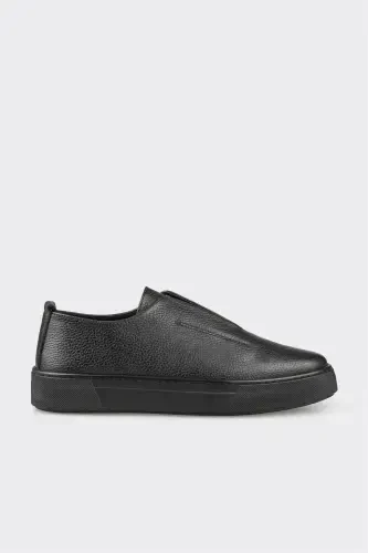Black Leather Men's Daily Shoes - 1