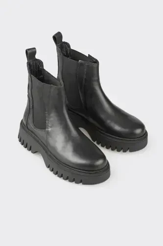 Black Leather Women's Ankle Boot - ELLE (1)