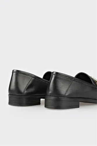Black Leather Women's Casual Shoes - 5