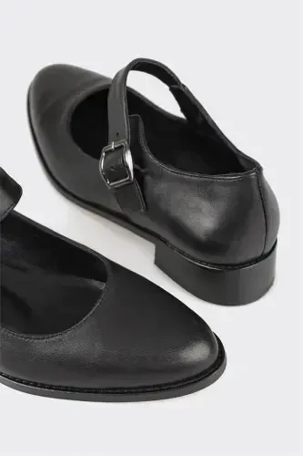 Black Leather Women's Casual Shoes - ELLE (1)