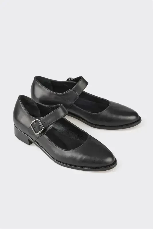 Black Leather Women's Casual Shoes - 4