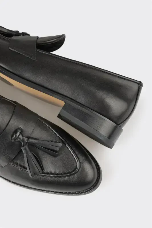 Black Leather Women's Casual Shoes - ELLE