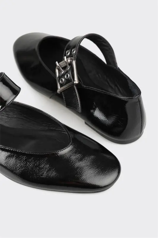 Black Leather Women's Casual Shoes - 5