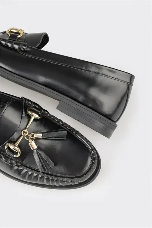 Black Leather Women's Casual Shoes - 5