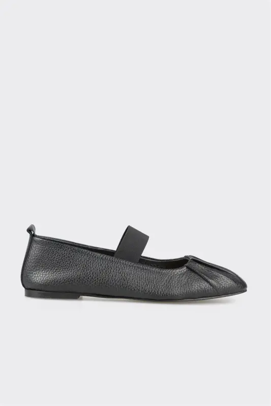 Black Leather Women's Casual Shoes - 1