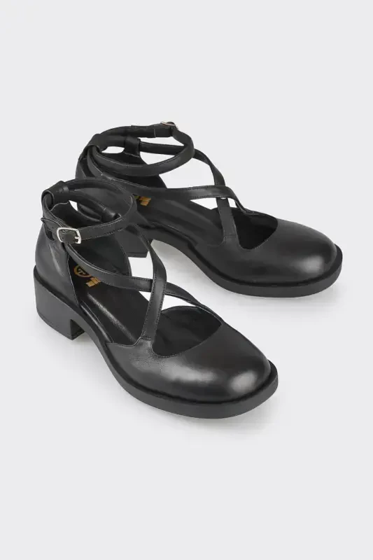 Black Leather Women's Casual Shoes - 2