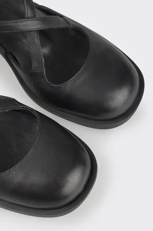 Black Leather Women's Casual Shoes - 4