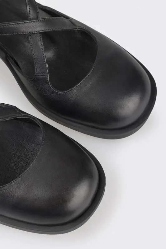 Black Leather Women's Casual Shoes - 4