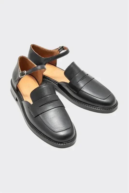 Black Leather Women's Casual Shoes - 2