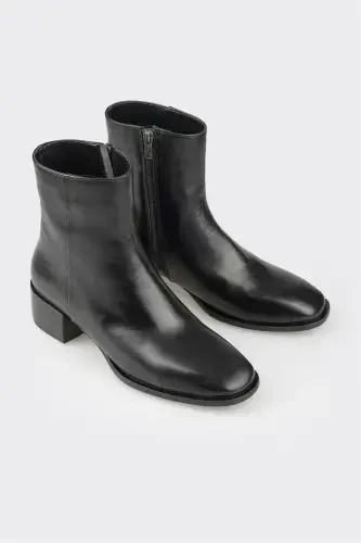 Black Leather Women's Classic Boot - ELLE (1)