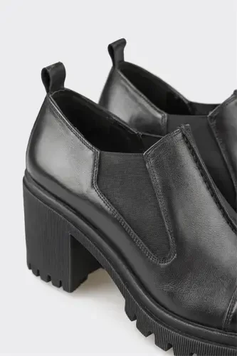 Black Leather Women's Classic Boots - 4