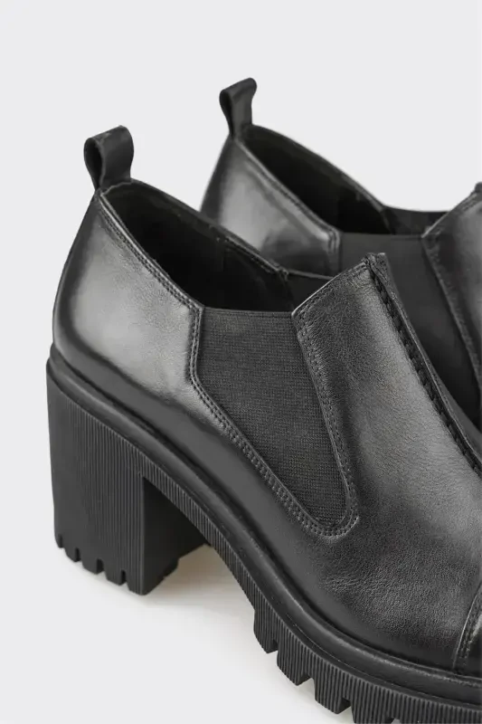 Black Leather Women's Classic Boots - 4