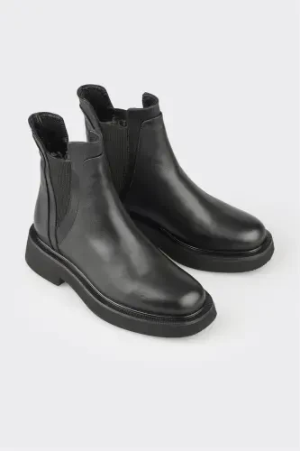 Black Leather Women's Daily Boot - ELLE (1)