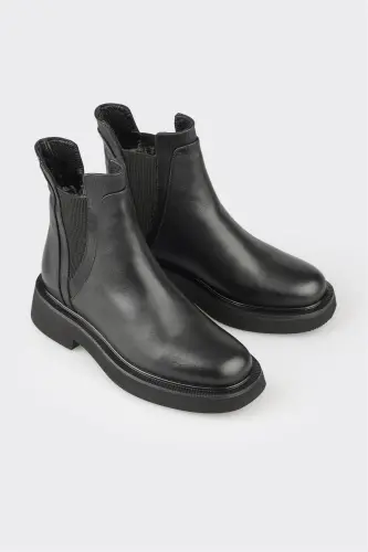 Black Leather Women's Daily Boot - ELLE SHOES (1)