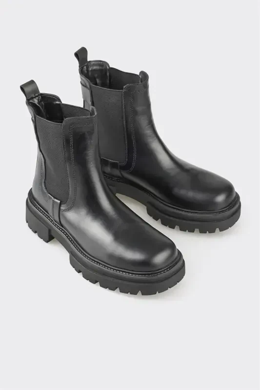 Black Leather Women's Daily Boot - 2