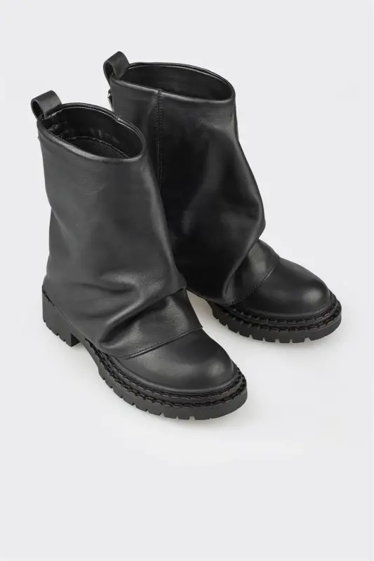 Black Leather Women's Everyday Boots - 2