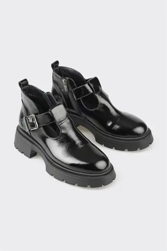 Black Leather Women's Everyday Boots - 2