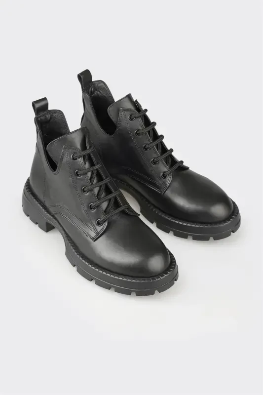 Black Leather Women's Everyday Boots - 2