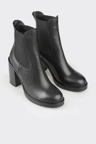 Black Leather Women's Heeled Boot - ELLE (1)