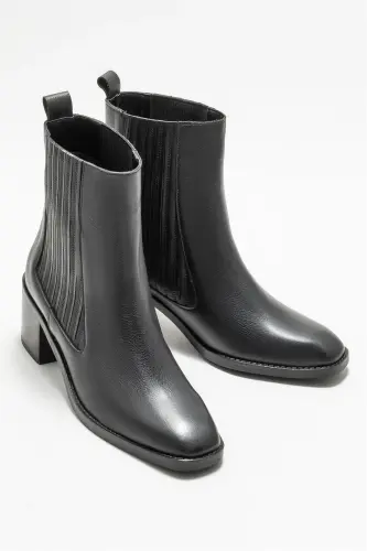 Black Leather Women's Heeled Boots - 2