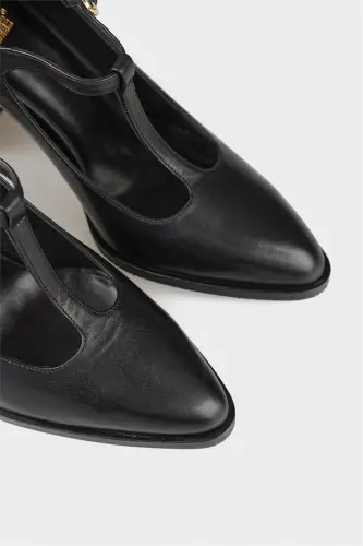 Black Leather Women's Shoes - 5