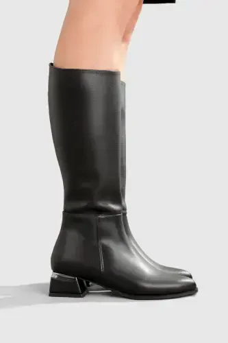 Black leather, zippered, heeled boot - 3