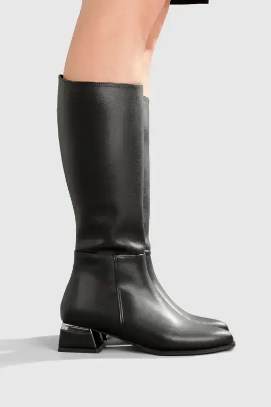 Black leather, zippered, heeled boot - 3