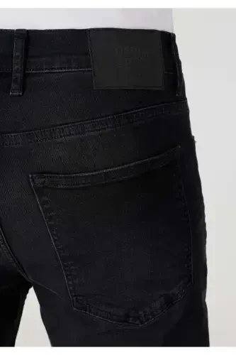 Black, loose fit men's jeans. - 6