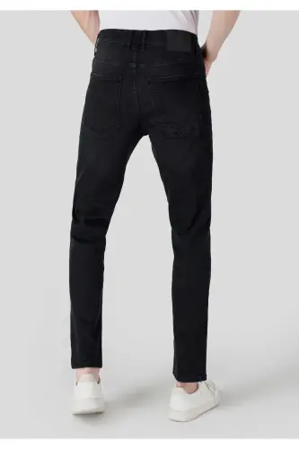 Black, loose fit men's jeans. - COLIN’S (1)