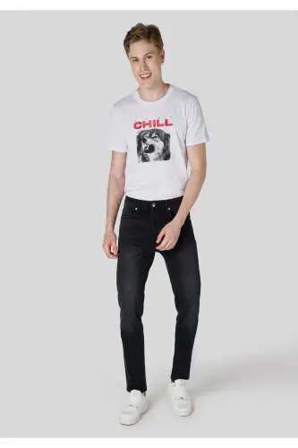 Black, loose fit men's jeans. - 3